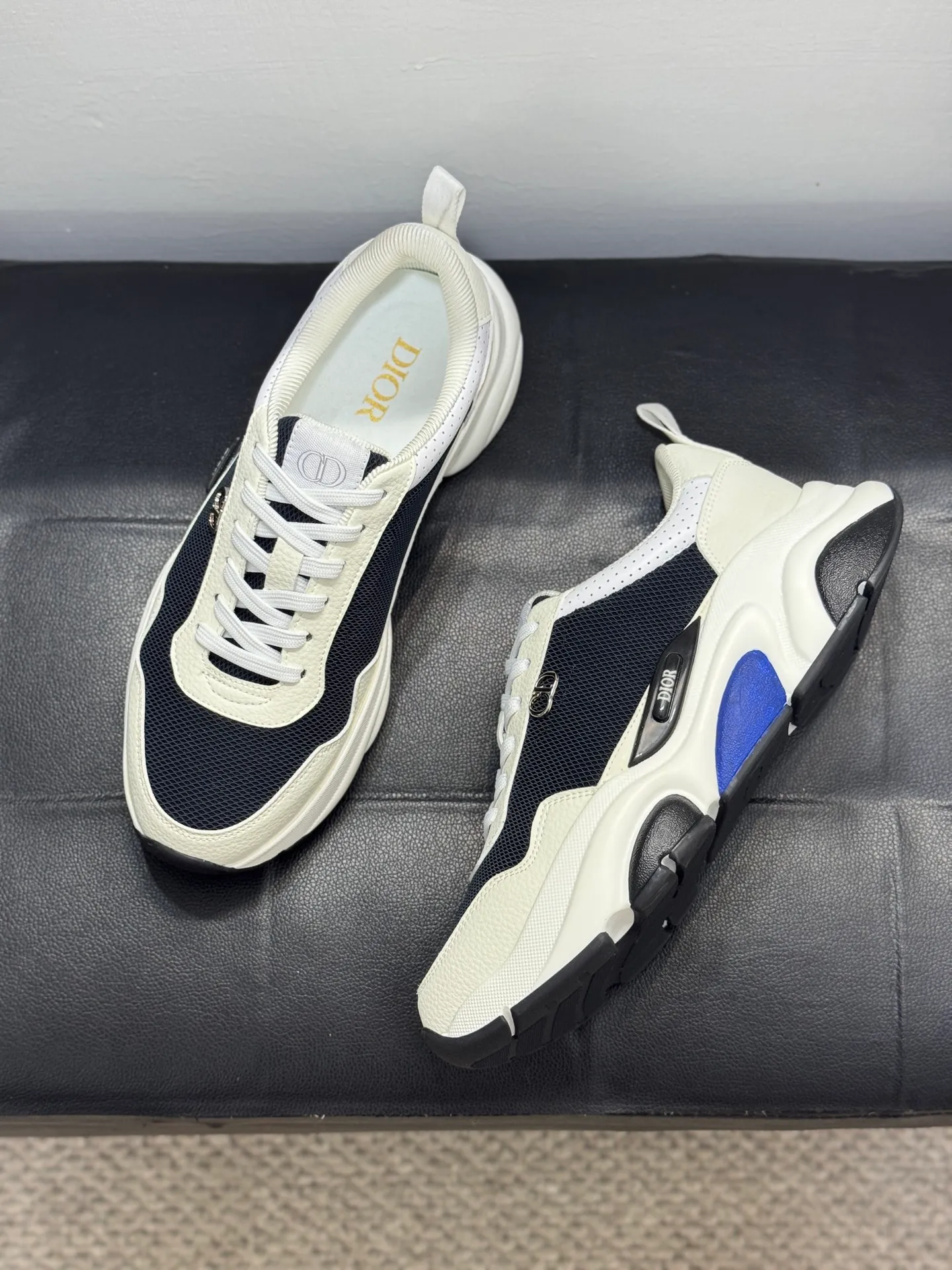 Men's shoes 💰440【New style】🪳🪳(Dior) popular model【New style】⚠⚠️Top purchasing agent🔍🔍Men's HK counters are on sale simultaneously. Sole: The original sole is specially provided by the original factory. The exclusive movable molded sole is super comfortable. The original factory follows the order. 🔍🔍The high-quality multi-color splicing design is exquisite and unique, and the cowhide stitching mesh lining💪Details determine the quality. We only make shoes with care. You can enter and exit the counter at will. Welcome to compare🇮🇹Size: 38-44 (45 customized